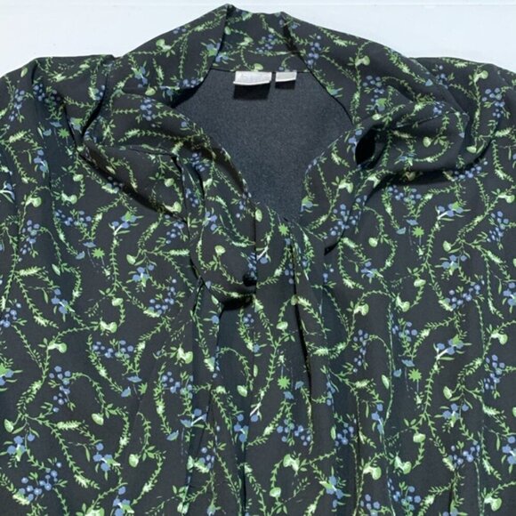 🔴SOLD🔴 Twik Floral Dress - Picture 2 of 4